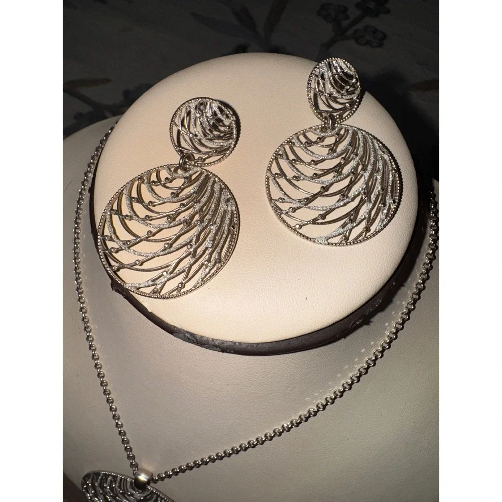 Silver Tone‎ Necklace & Earrings Jewelry Set Openwork Round Pendant
